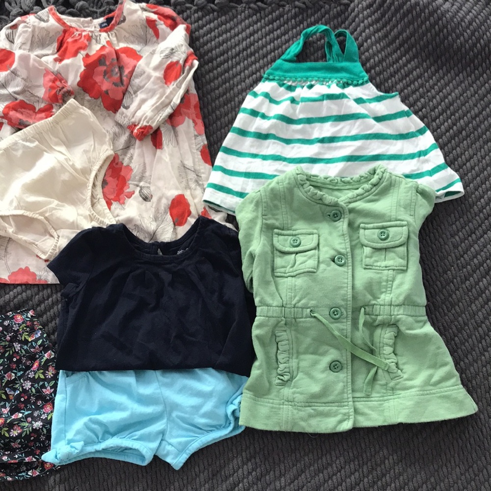 Baby Gap lot for baby girls - Picture 4 of 4